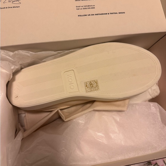 KOIO Capri Regenerative in Summit Color  Sz 7 - Picture 4 of 5